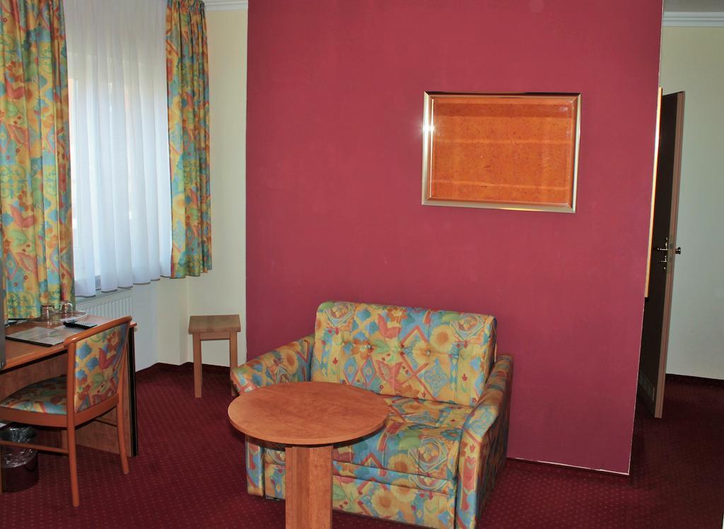 Garni Zum Adler Hotel Gensingen Pokój zdjęcie