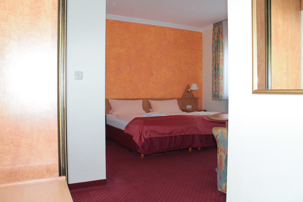 Garni Zum Adler Hotel Gensingen Pokój zdjęcie