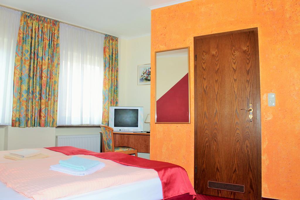 Garni Zum Adler Hotel Gensingen Pokój zdjęcie